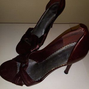 SIZE: 8 BCBG Heels